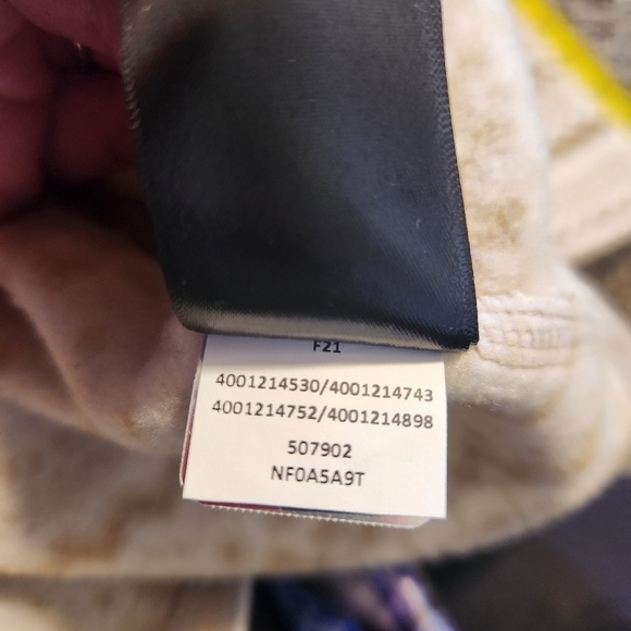 The North Face Fair Isle 1/4 Zip Pullover Size XS Tan Cream Print - Picture 9 of 14